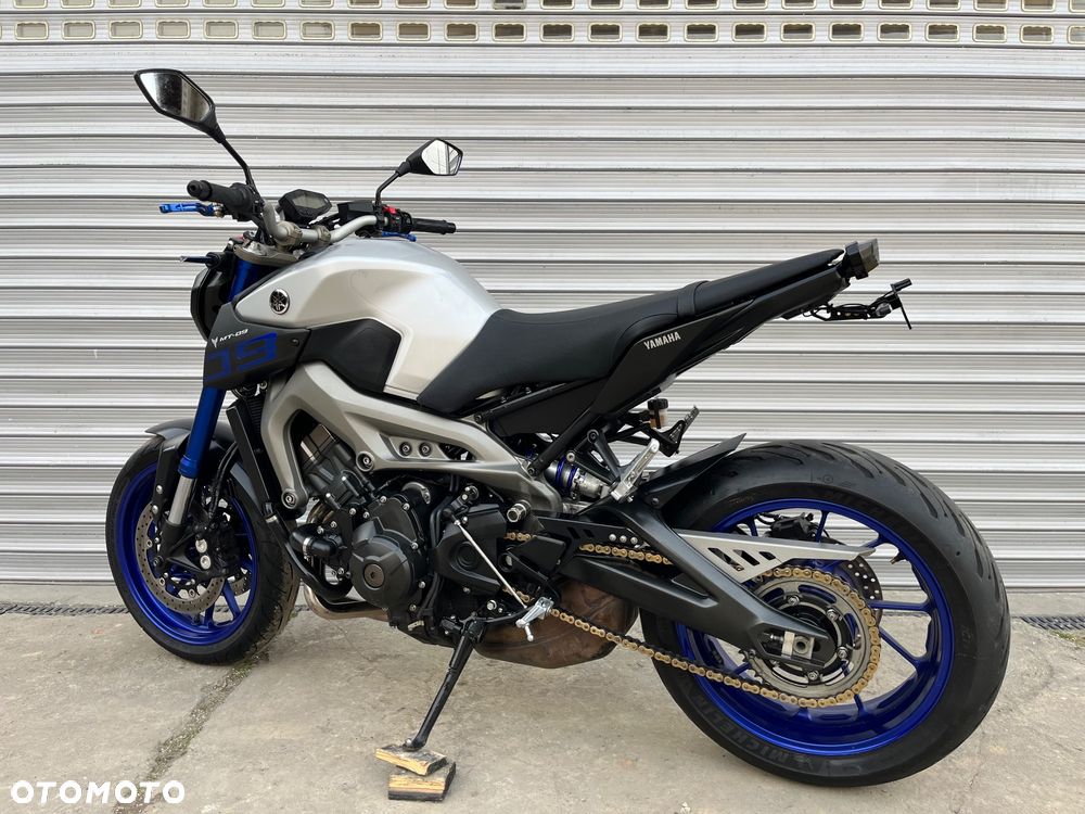 Yamaha MT - 8