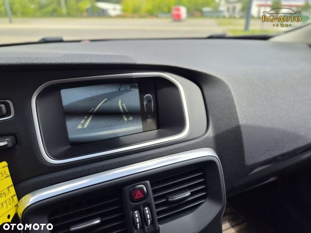 Volvo V40 - 23