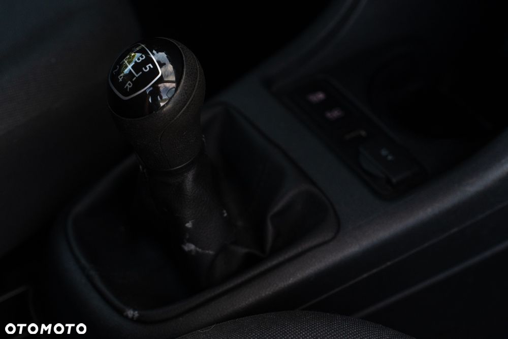 Volkswagen up! take - 32