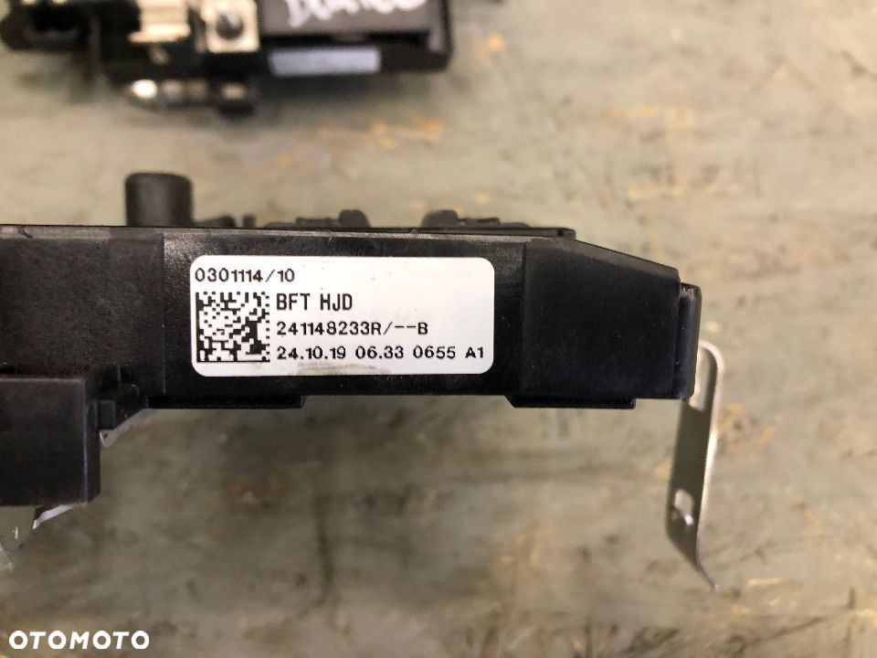 DACIA DUSTER II 2017-> KLEMA PLUSOWA BEZPIECZNIK 241148233R - 2