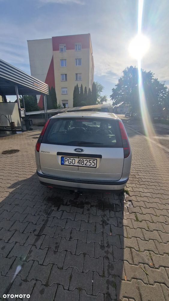 Ford Focus 1.6 Ghia - 4