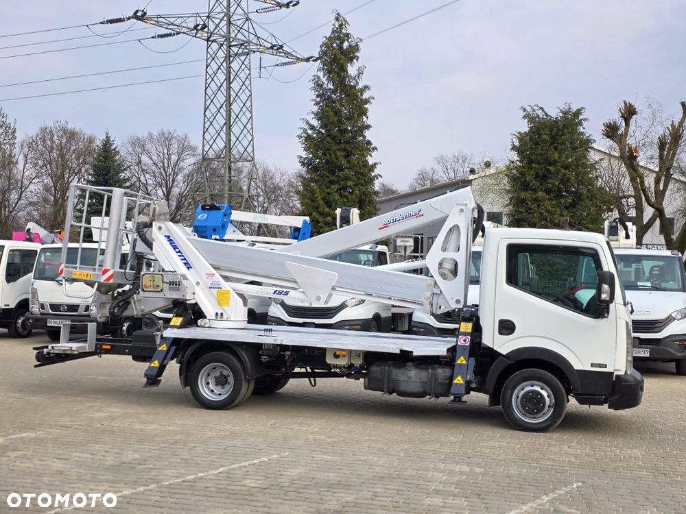 Nissan Cabstar / Multitel HX195 - 4