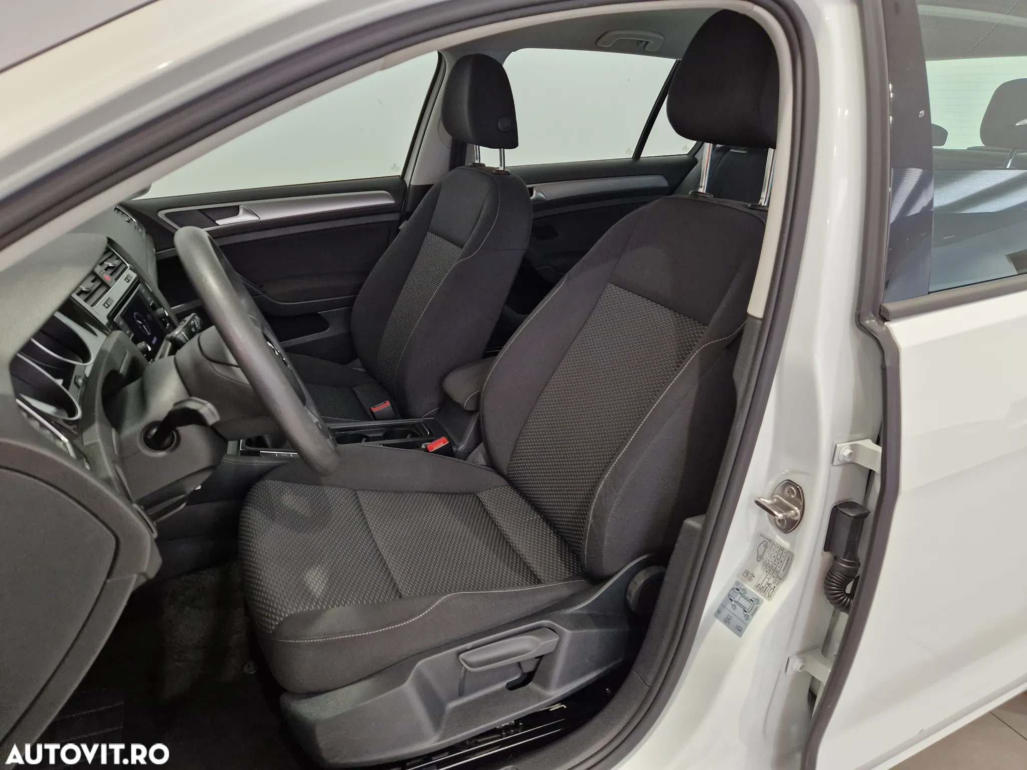 Volkswagen Golf 1.6 TDI Trendline - 10