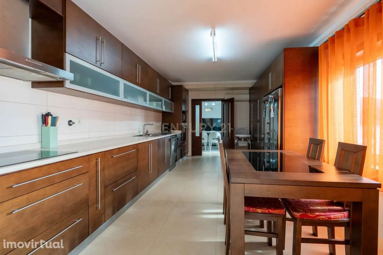 Excelente Moradia T5 no centro da vila - Grande imagem: 2/39