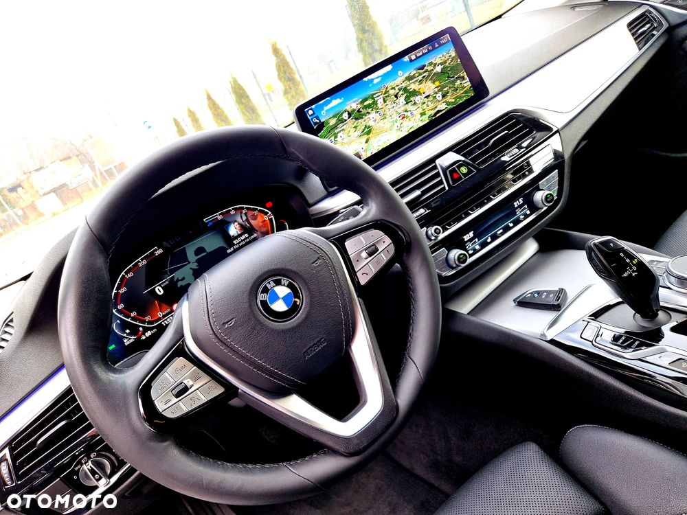 BMW Seria 5 520d xDrive Sport Line - 28