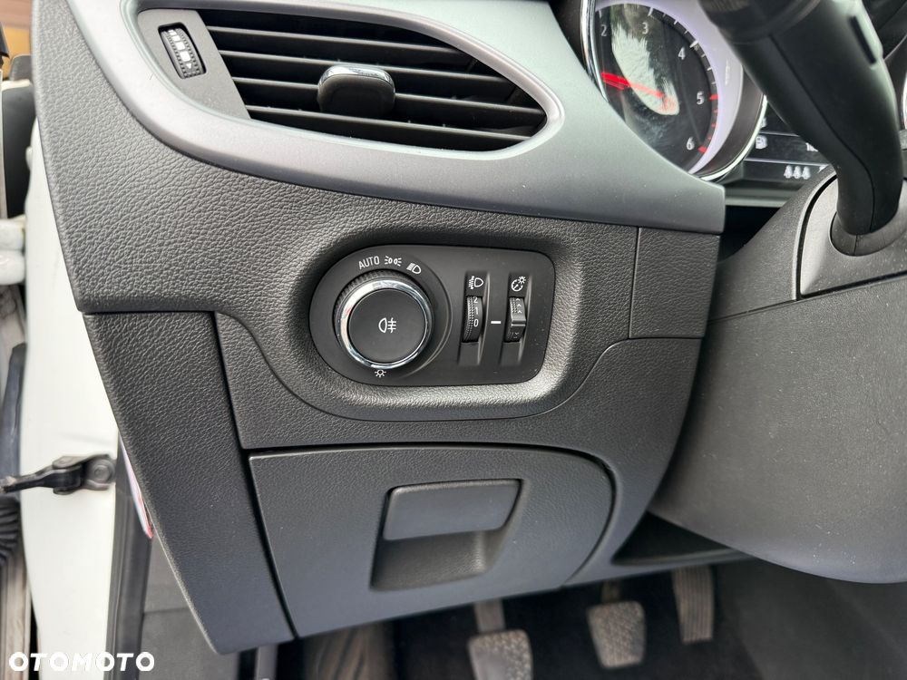 Opel Astra 1.6 CDTI Start/Stop Active - 28