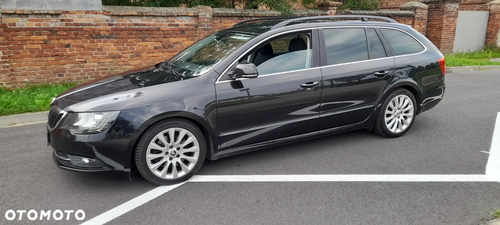 Skoda Superb 2.0 TDI Exclusive - 23