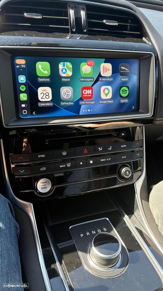 Jaguar XE 30t AWD R-Sport - 17