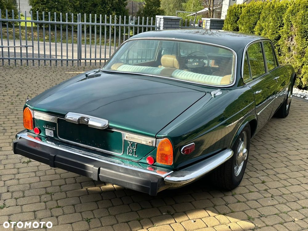 Jaguar XJ - 4