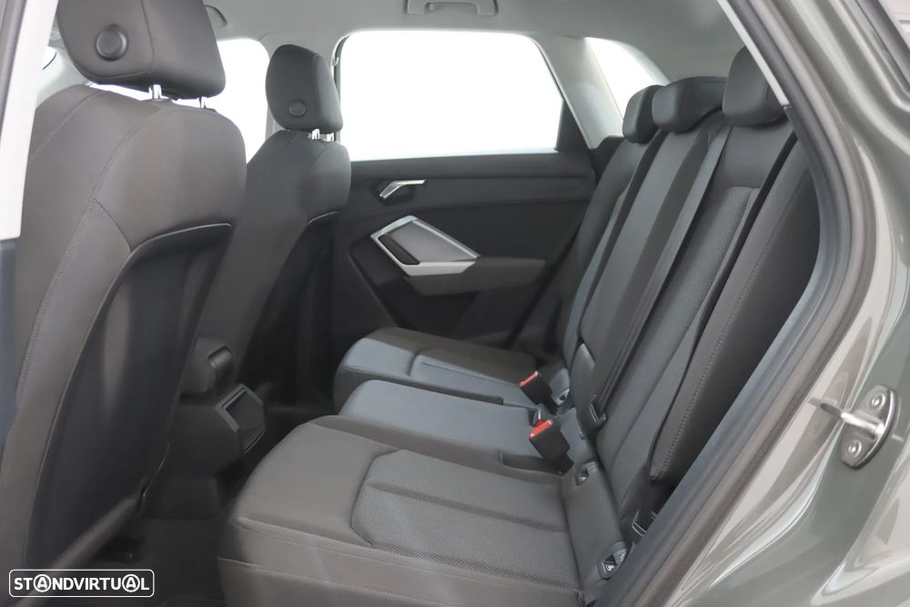 Audi Q3 35 TFSI S line - 22