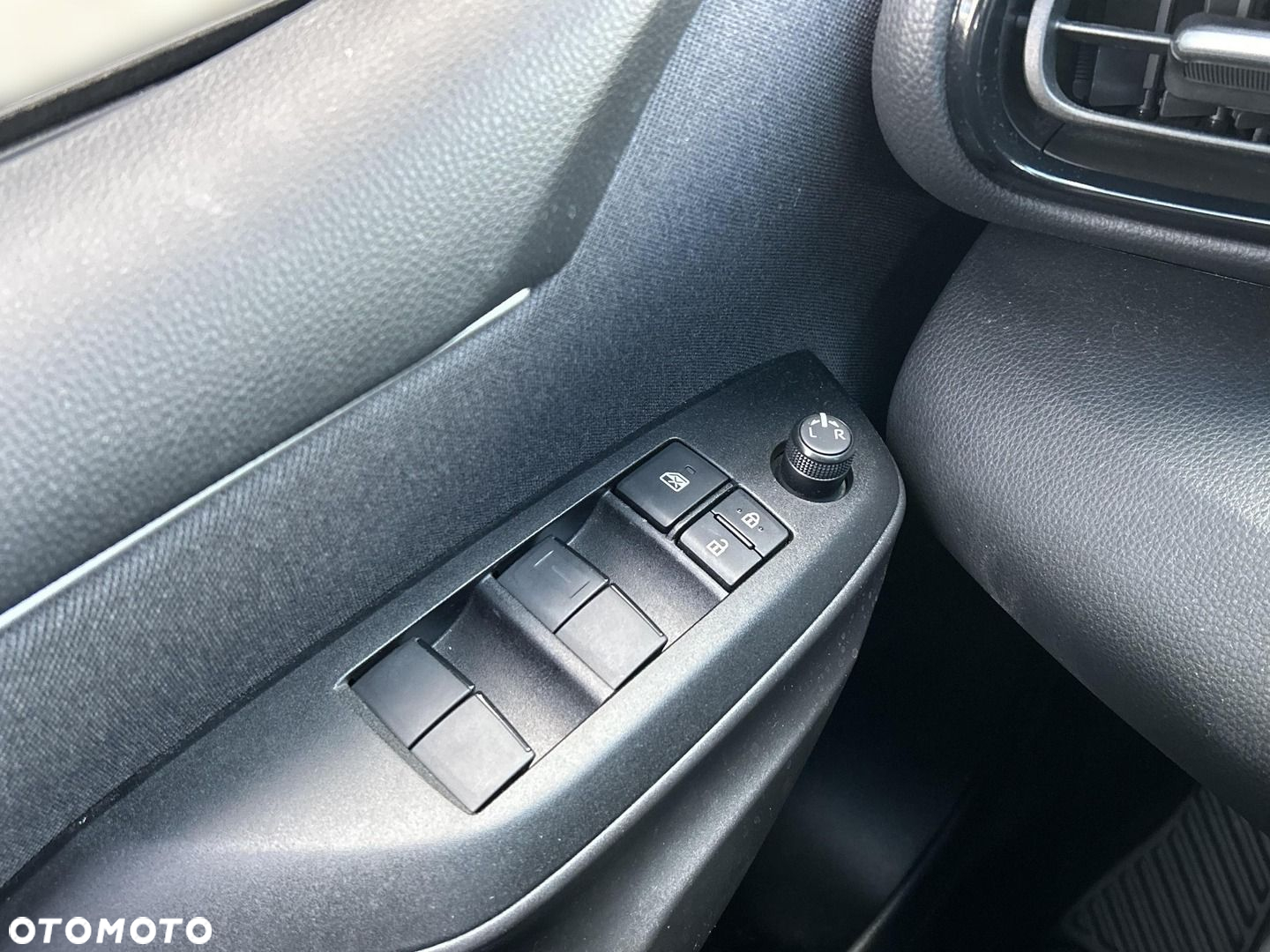 Toyota Yaris Hybrid 1.5 Style - 21
