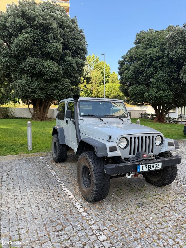 Jeep Wrangler - 6