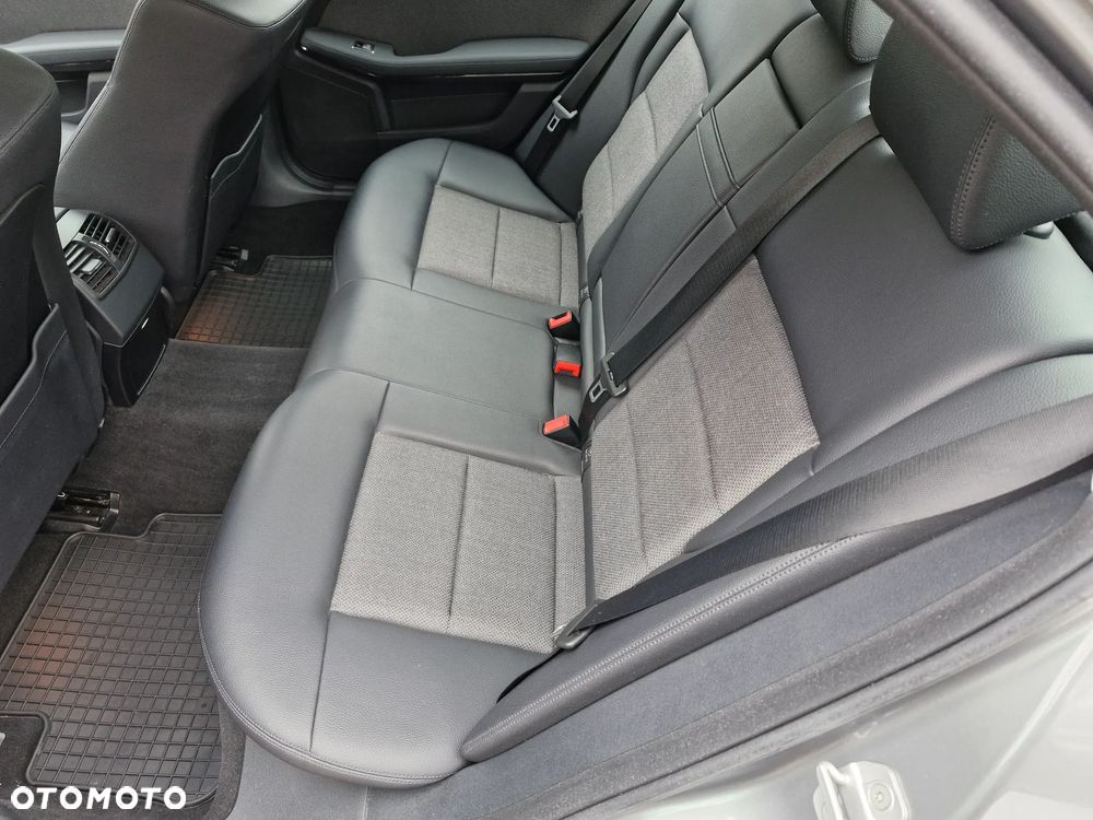 Mercedes-Benz Klasa E 200 BlueEFFICIENCY 7G-TRONIC Avantgarde - 8