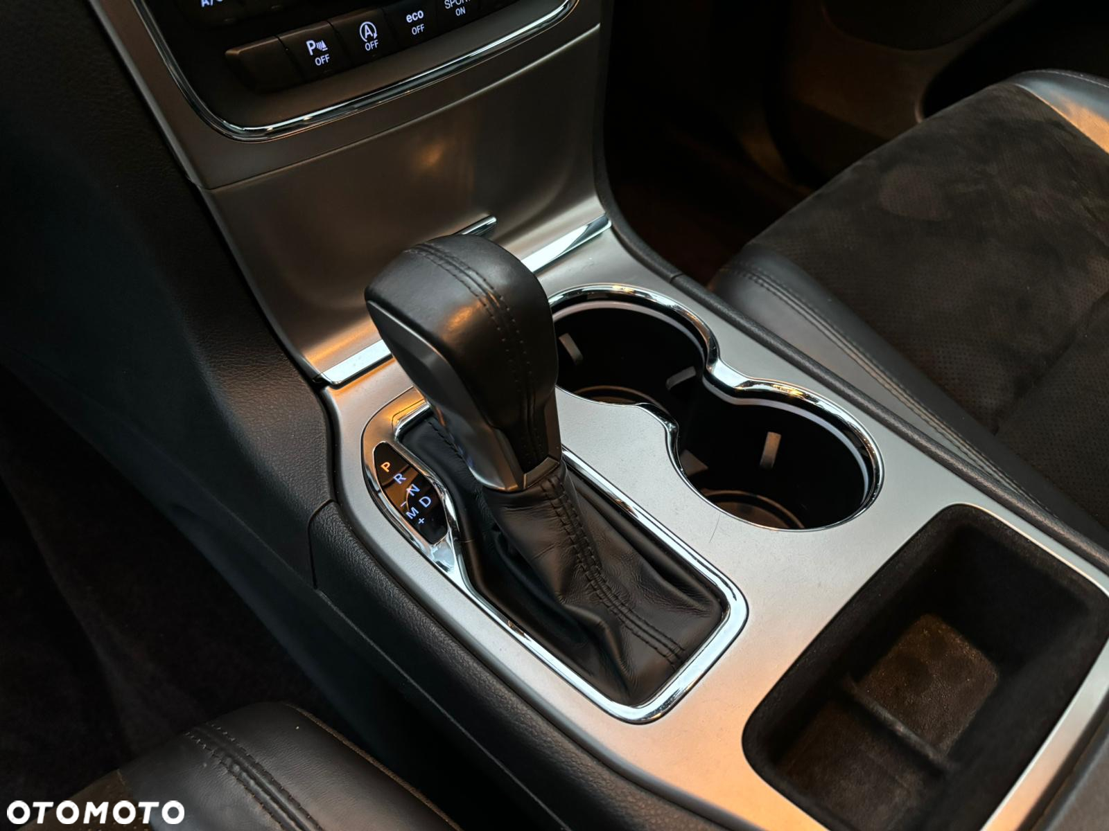 Jeep Grand Cherokee - 21