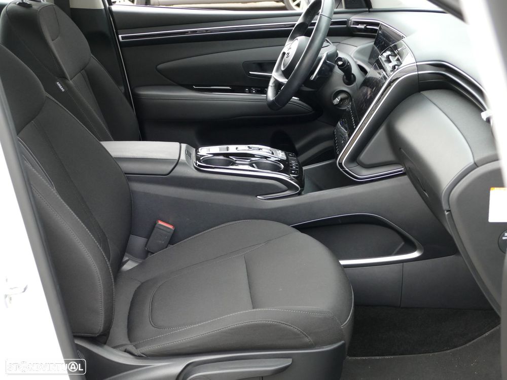 Hyundai Tucson 1.6 T-GDI PHEV Premium - 24