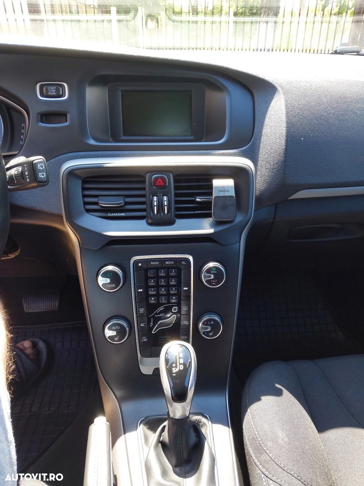 Volvo V40 D2 Aut. Momentum - 9