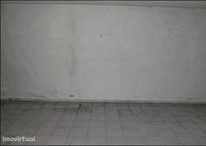 Parqueamento / Lugar para 1 viatura - Grande imagem: 2/3