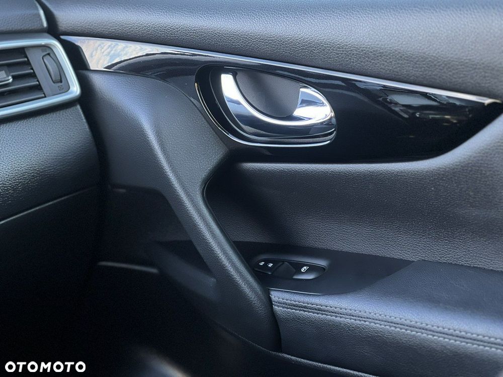 Nissan Qashqai 1.3 DIG-T N-Connecta EU6d - 35