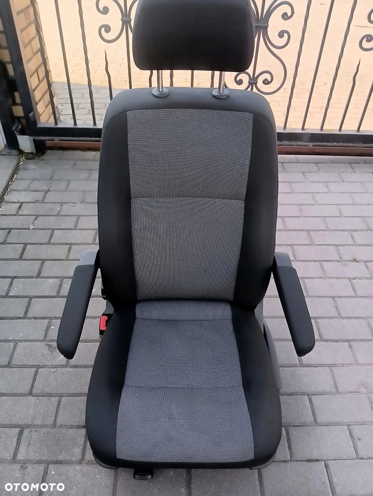 Fotel kierowcy VW T6 Austin podłokietnik - 2