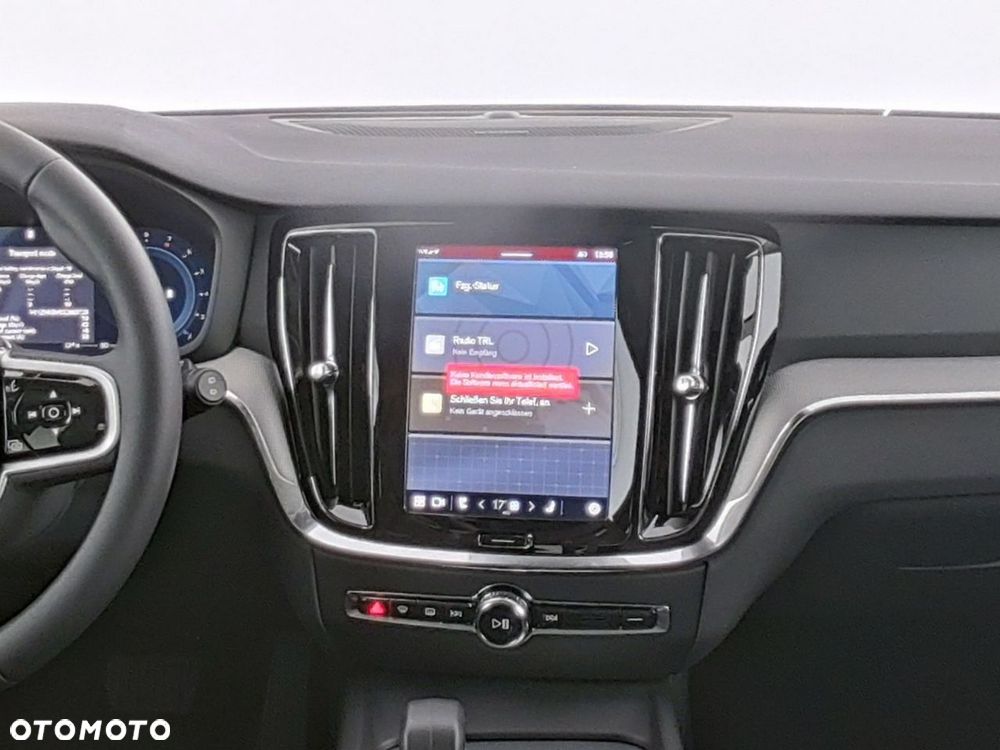 Volvo V60 B4 B DKG Plus Dark - 15