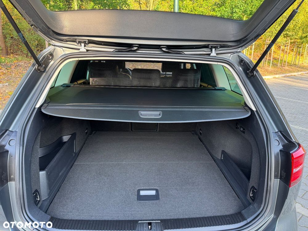 Volkswagen Passat Variant 2.0 TDI SCR DSG Highline - 22