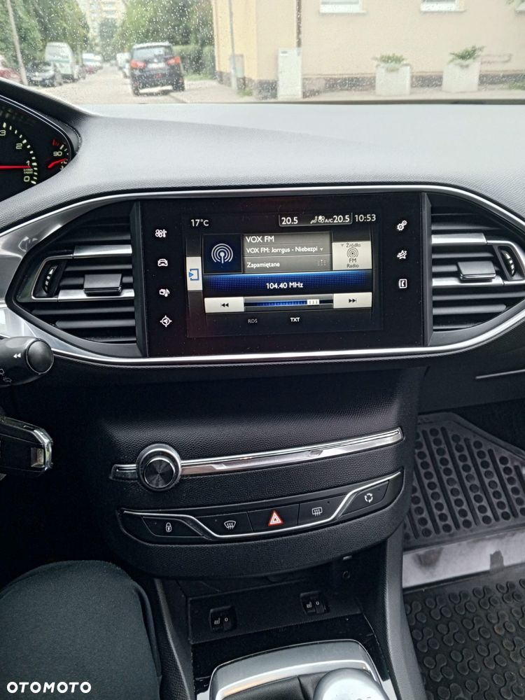 Peugeot 308 1.2 PureTech GPF Allure S&S - 6