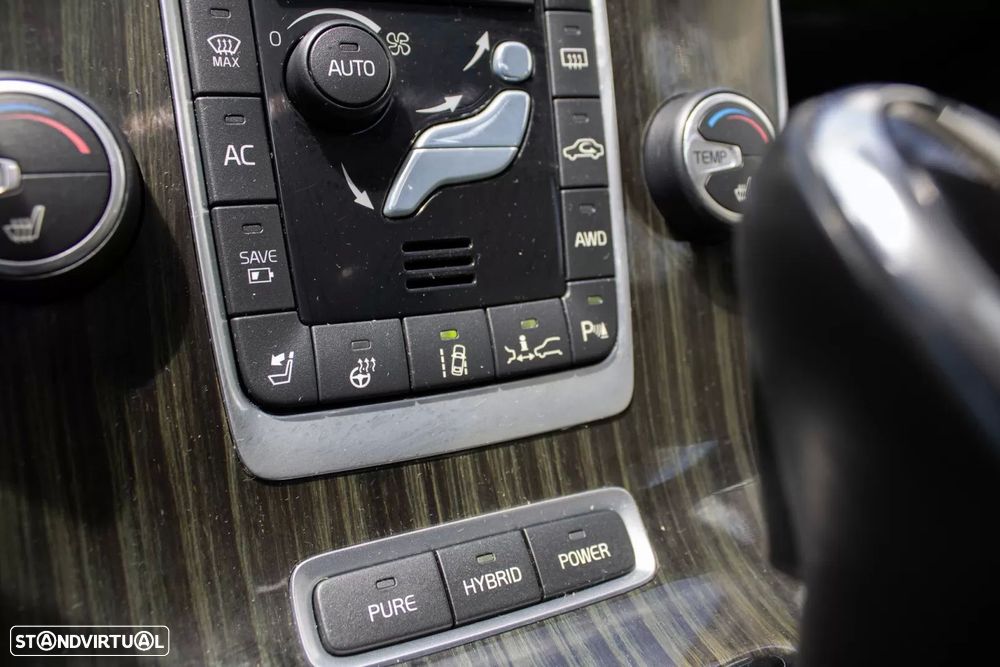 Volvo V60 D6 Plug-In-Hybrid AWD Geartronic Momentum — fotografia 33