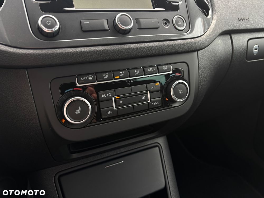 Volkswagen Tiguan 2.0 TDI DPF BlueMotion Technology Lounge Sport & Style - 20