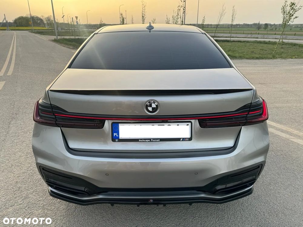 BMW Seria 7 750i xDrive - 8
