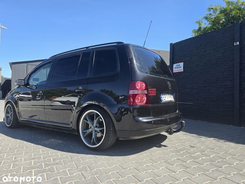 Volkswagen Touran - 4