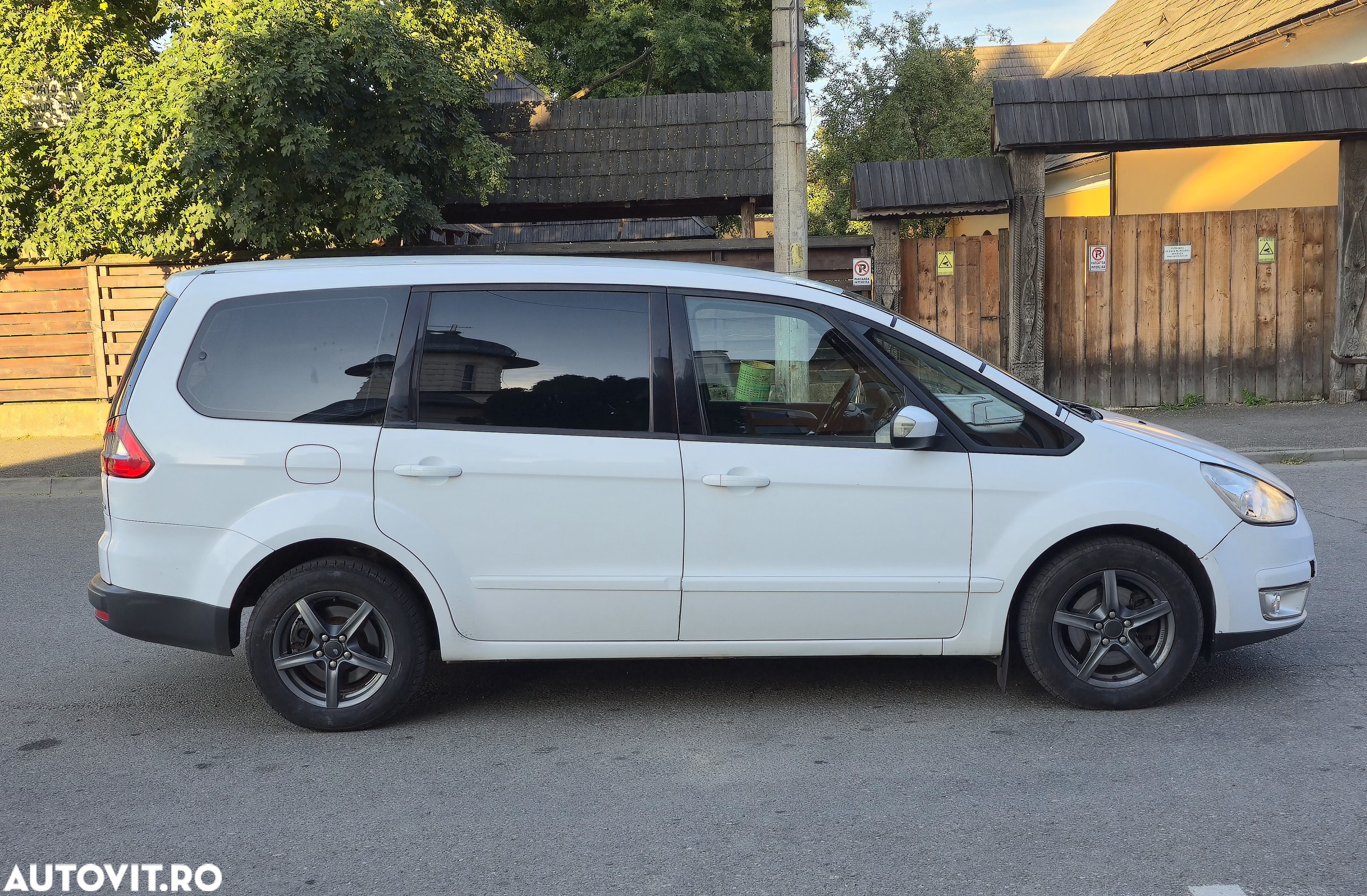 Ford Galaxy 2.0 TDCi DPF Aut. Ghia - 9