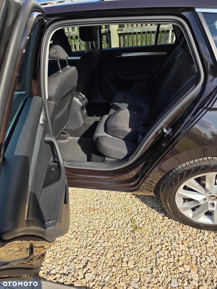 Skoda Superb 2.0 TDI SCR Ambition DSG - 16