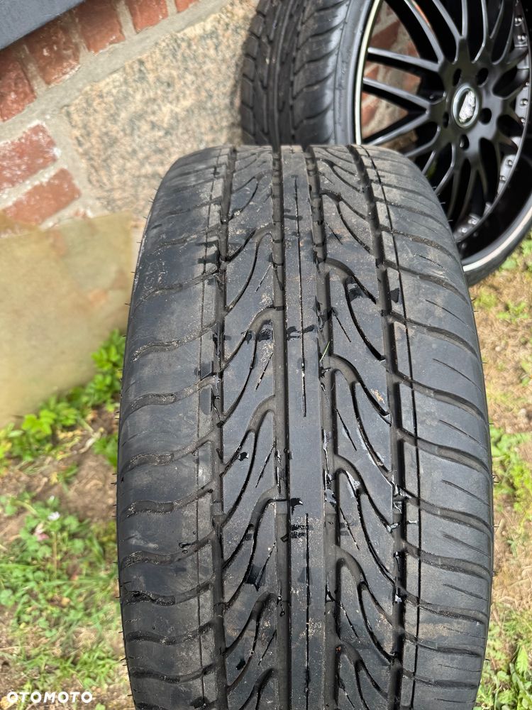 Felgi Baracuda Voltec 22 + opony 255/30 ZR22 komplet 4 szt. - 2