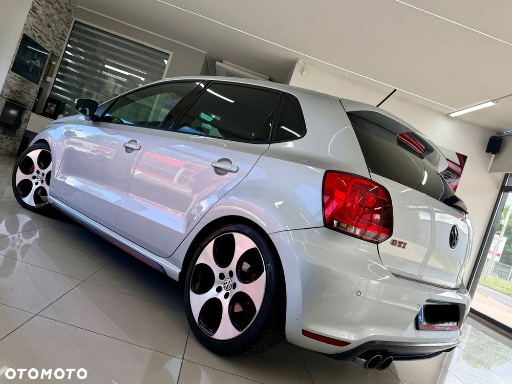 Volkswagen Polo - 4