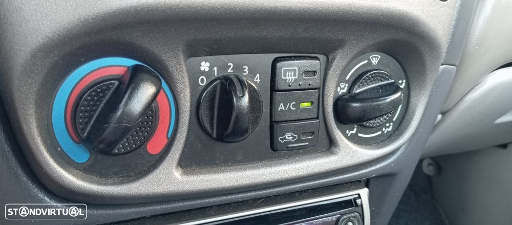 Nissan Almera 2.2 Di Luxury AC+ABS - 13