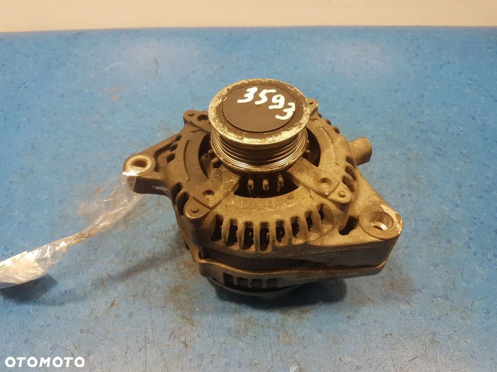 TOYOTA COROLLA VERSO ALTERNATOR - 8