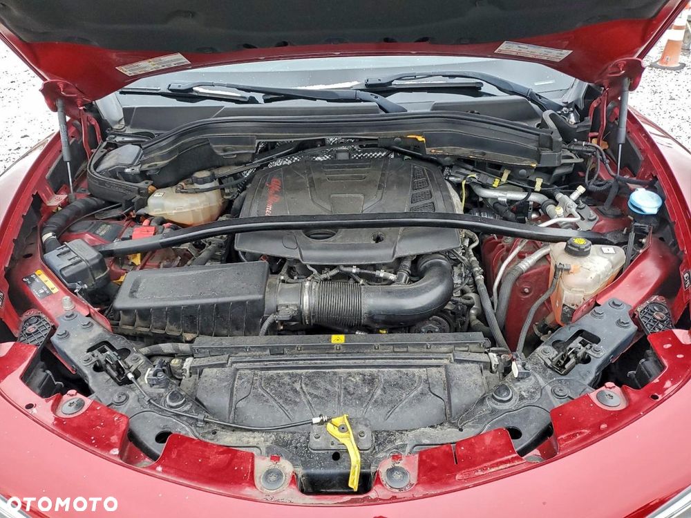 Alfa Romeo Stelvio - 12