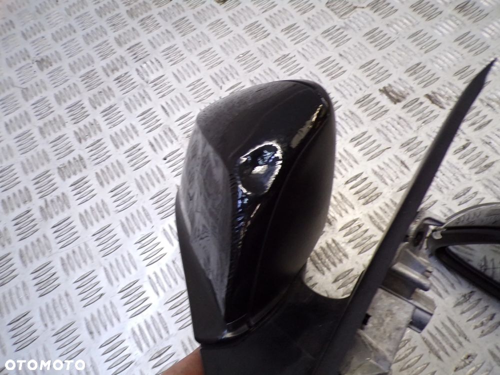 LUSTERKO PRAWE BMW F31 6 PIN - 2