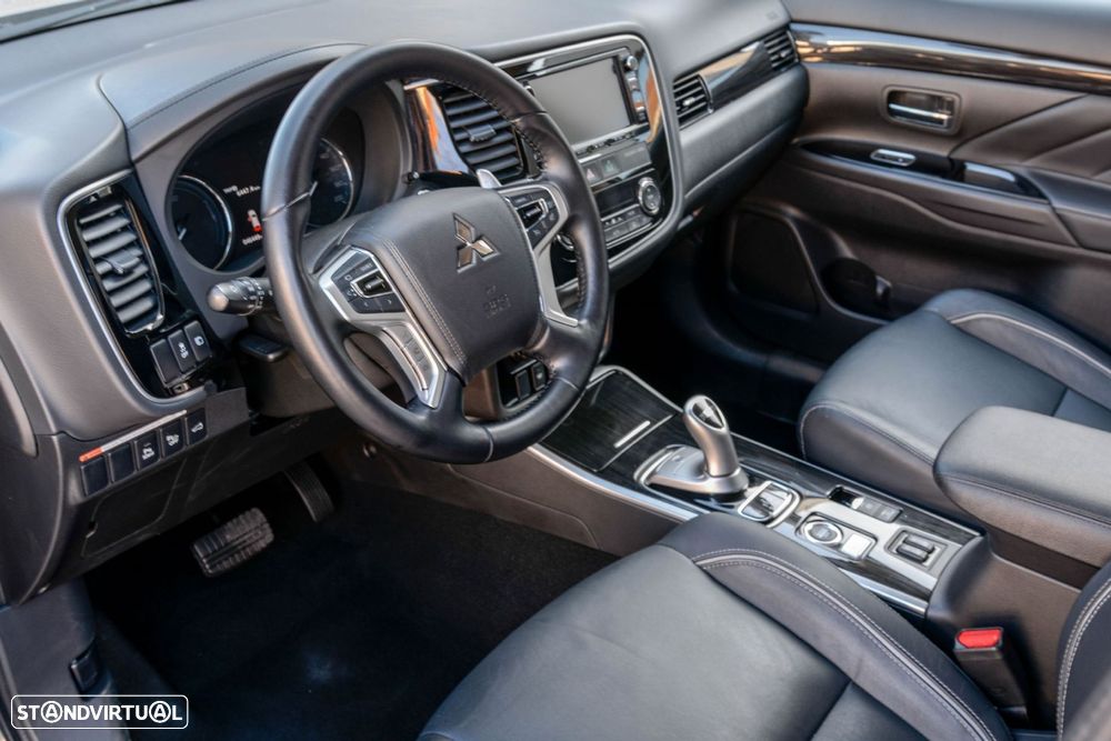 Mitsubishi Outlander 2.0 PHEV Intense - 14