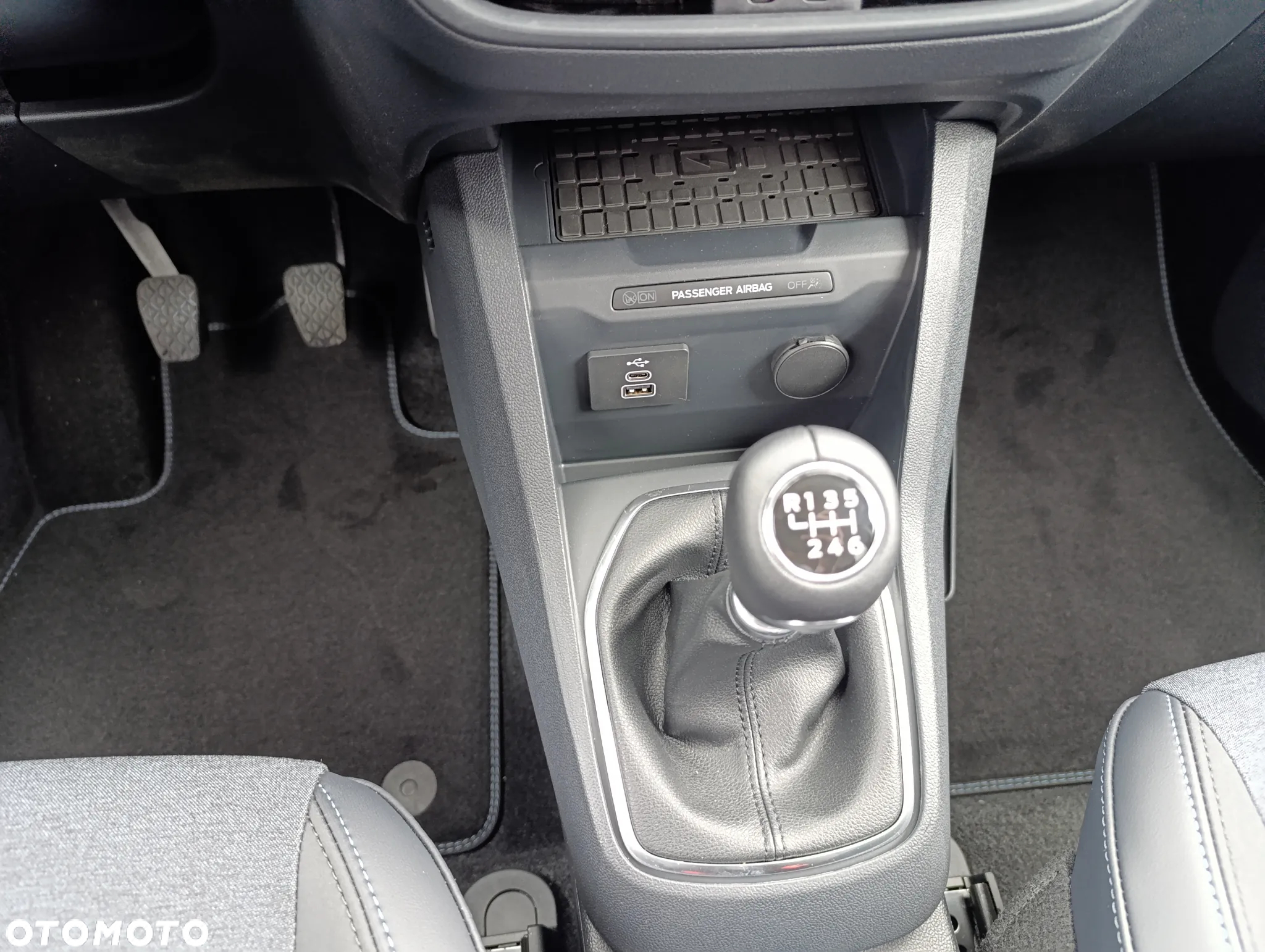 Ford Tourneo Courier 1.0 EcoBoost Active - 33