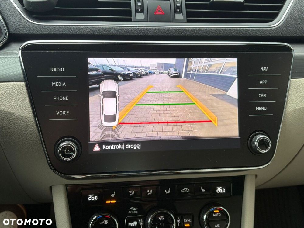 Skoda Superb 2.0 TDI SCR Style DSG - 21