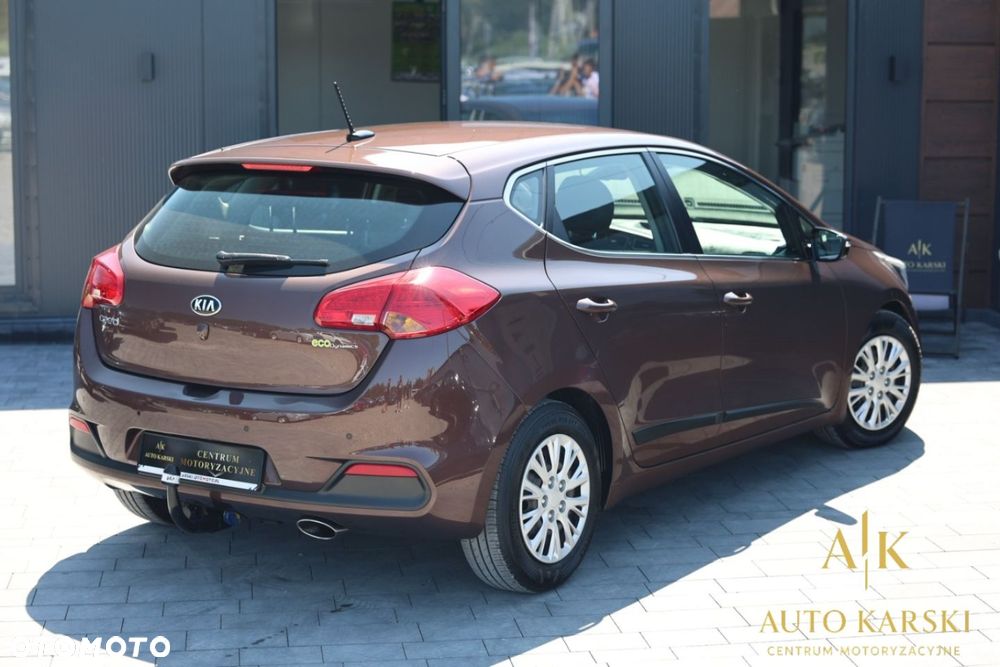 Kia Ceed - 8