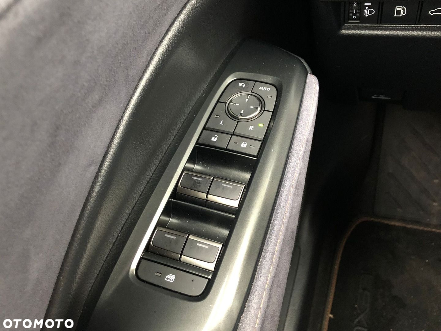 Lexus LBX 1.5 Hybrid Cool - 33