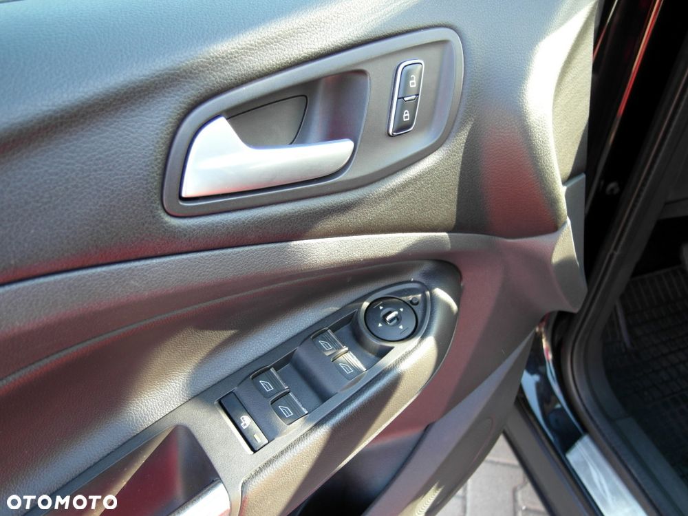 Ford Kuga 2.0 TDCi 4x4 Titanium - 23