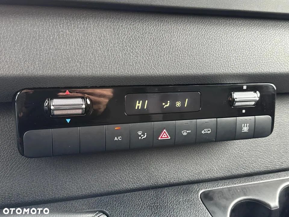 Mercedes-Benz Sprinter - 20