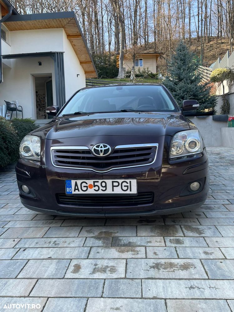 Toyota Avensis 2.0 D-4D Sedan Luna - 1