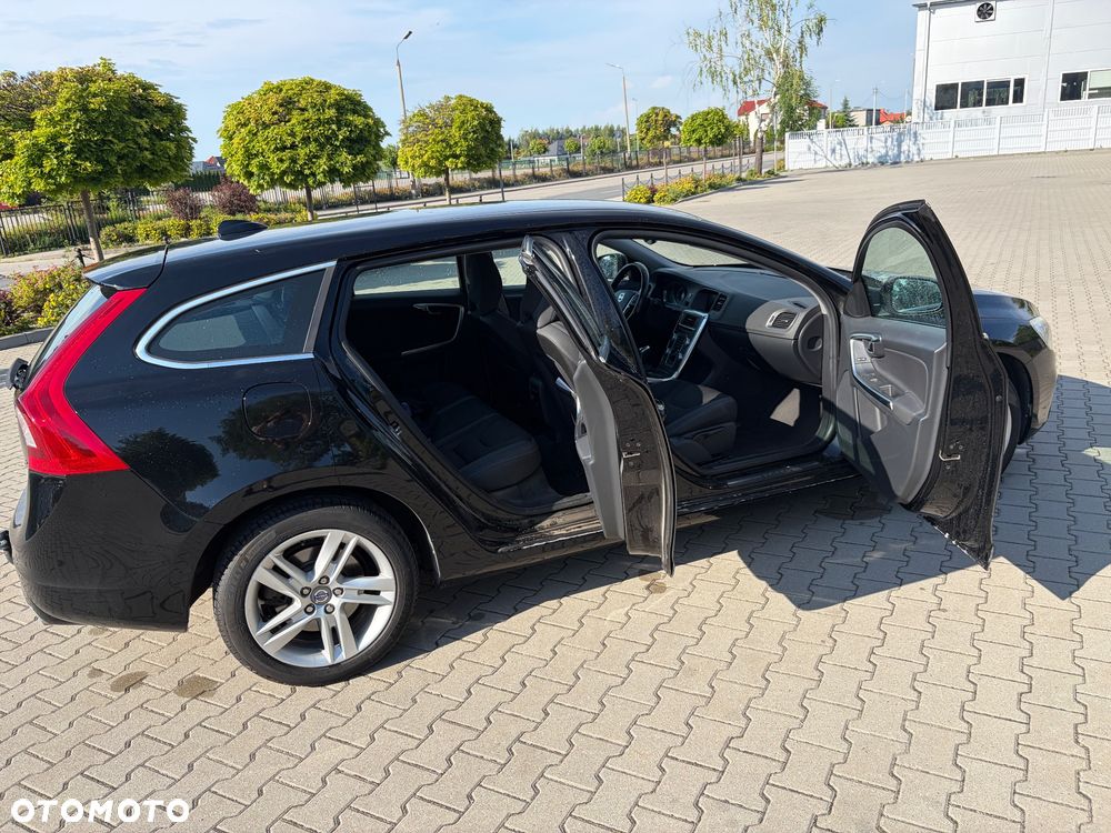 Volvo V60 D4 Momentum - 10