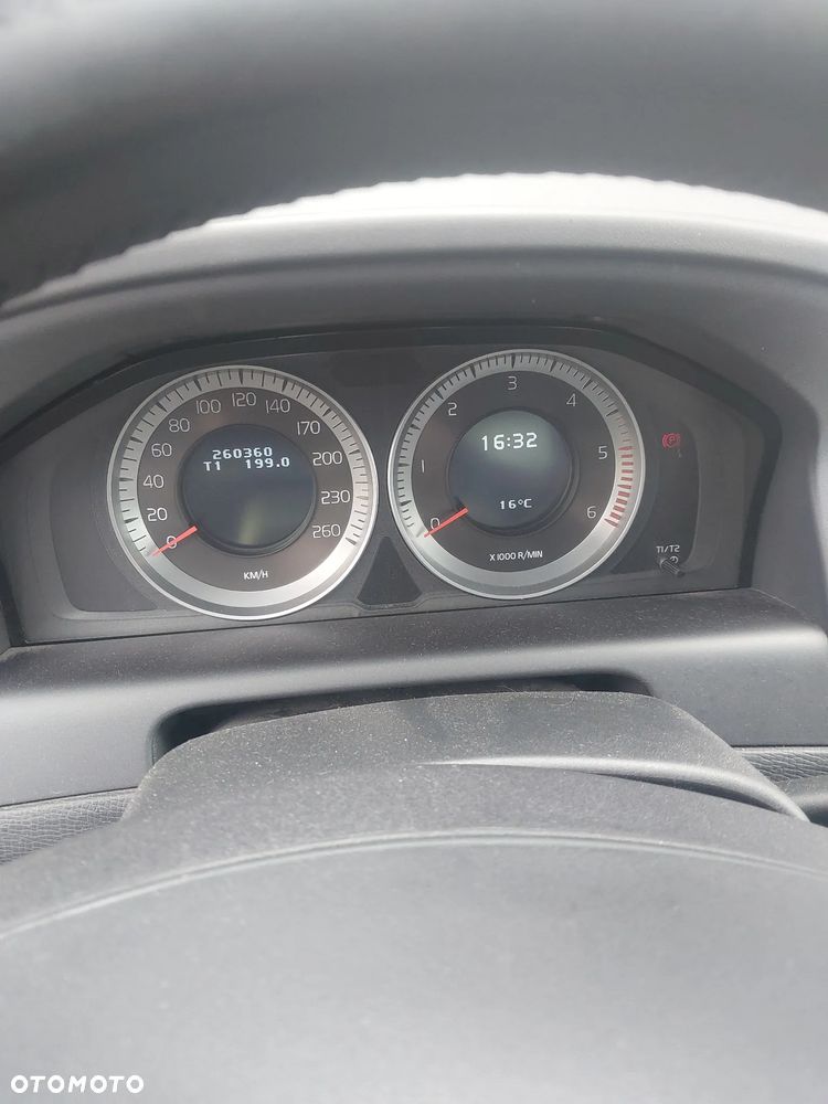 Volvo XC 60 D5 AWD Kinetic - 8