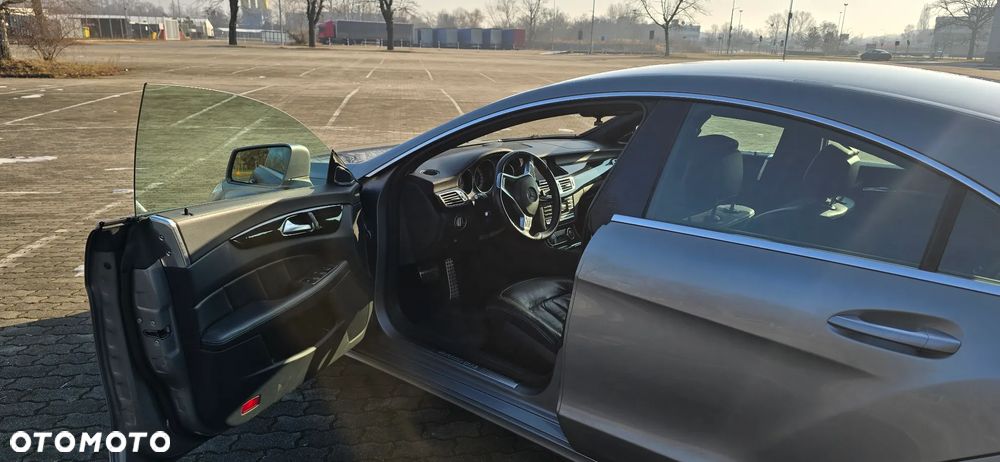 Mercedes-Benz CLS 500 4-Matic BlueEff - 12