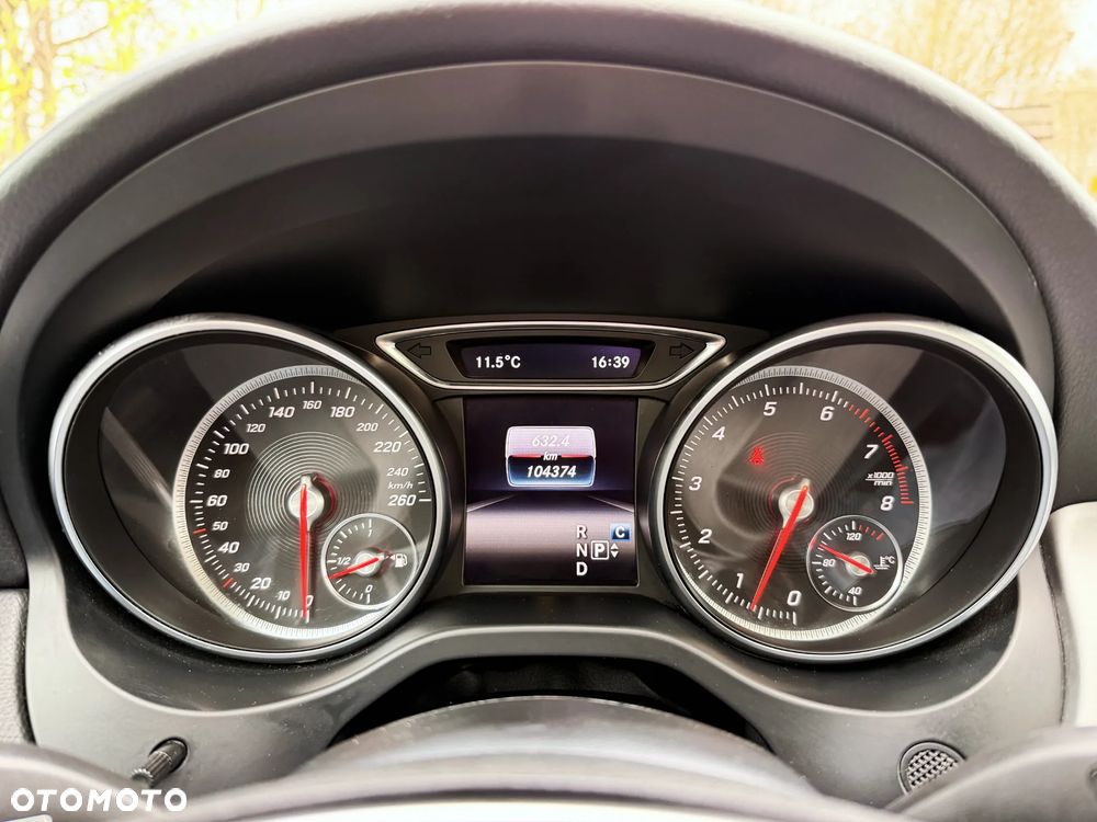 Mercedes-Benz GLA 200 7G-DCT AMG Line - 21